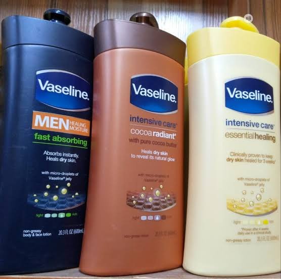 You are currently viewing 10 Safe Skin Lightening Creams for Even, Radiant Skin (Dermatologist approved)